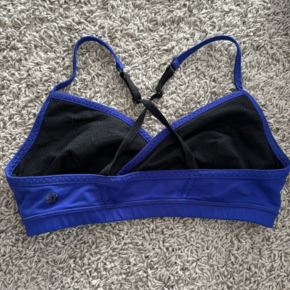 Lulu Sports Bra - Picture 2 of 2